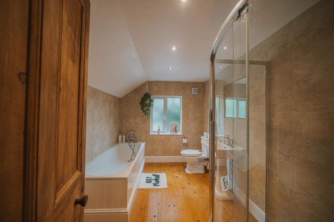 Cotswolds- Homely 2 Bed House With Garden, Wifi - Esho Stays Сайърънсестър Екстериор снимка