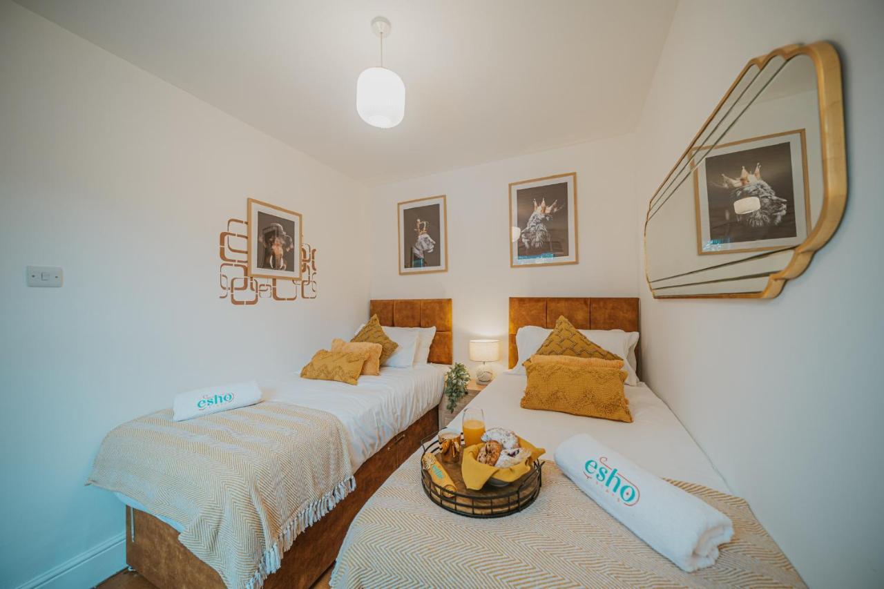 Cotswolds- Homely 2 Bed House With Garden, Wifi - Esho Stays Сайърънсестър Екстериор снимка